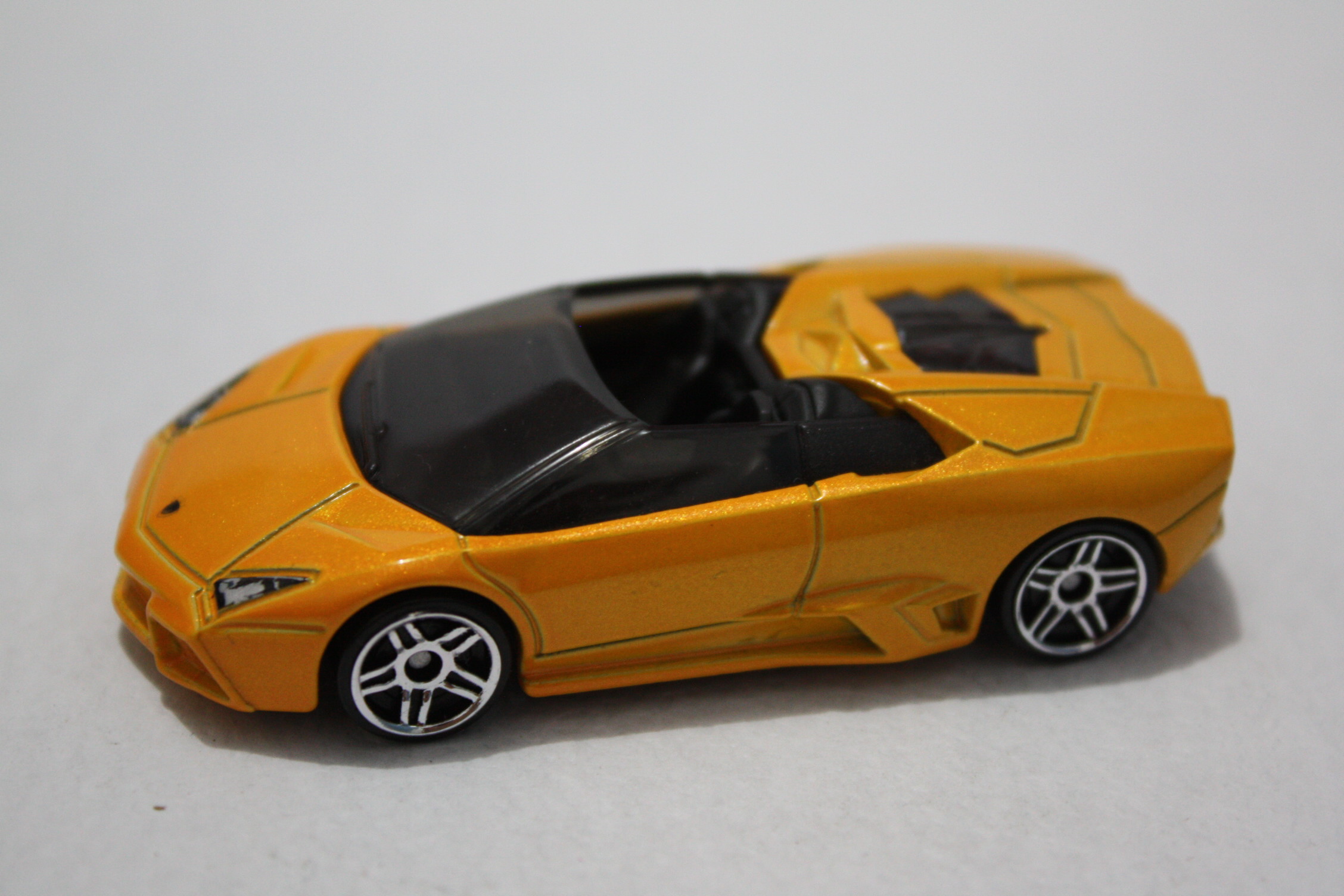 Hot Wheels Lamborghini Reventon Roadster