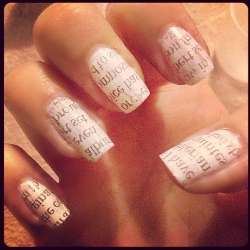 How To Do Newspaper Nails Without Alcohol