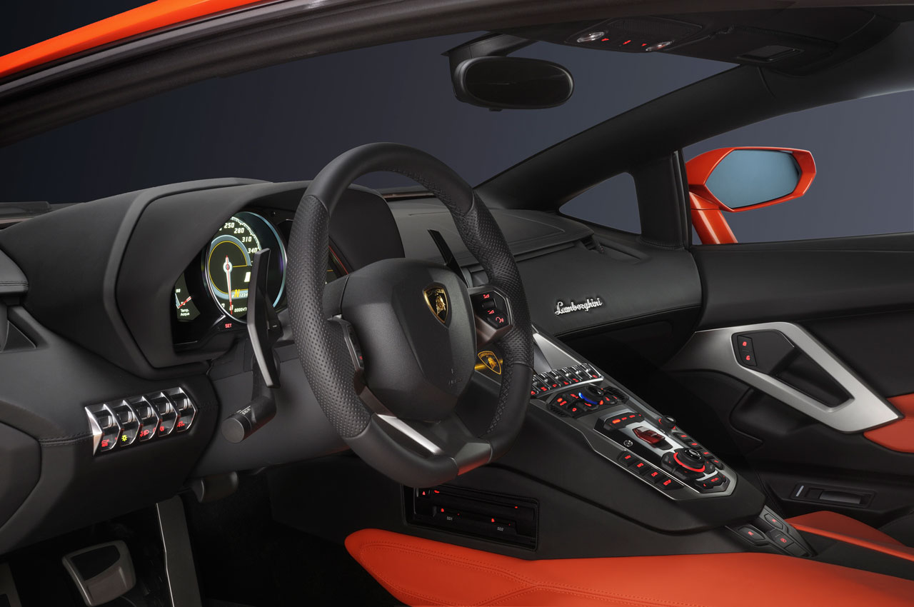 Lamborghini Aventador Interior Pictures