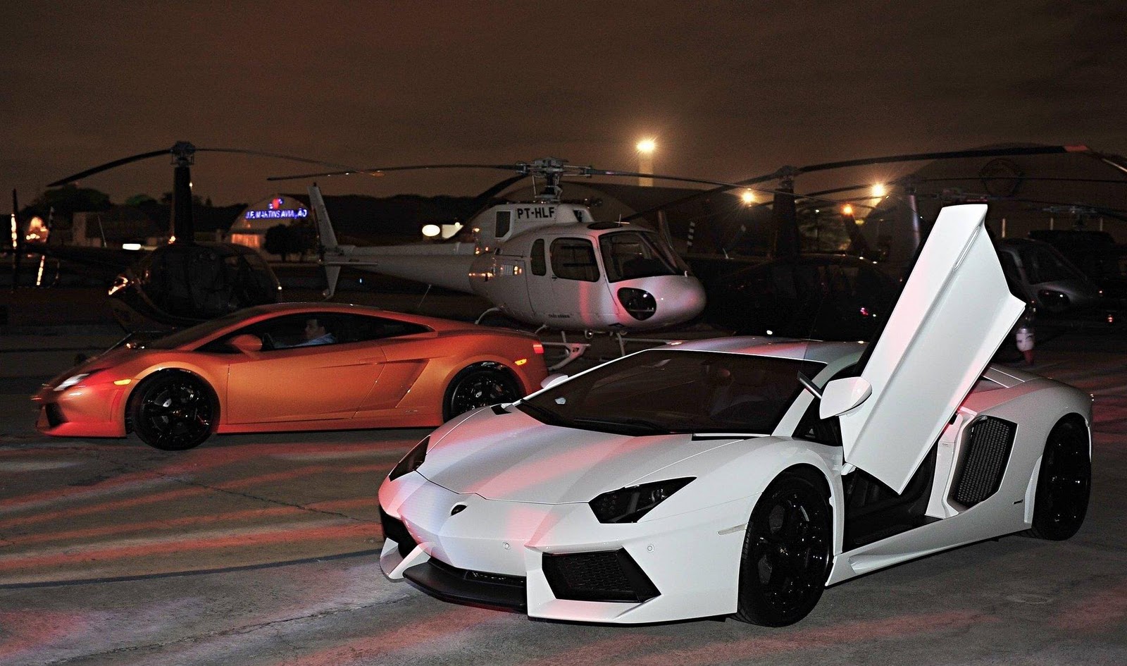 Lamborghini Aventador White Interior