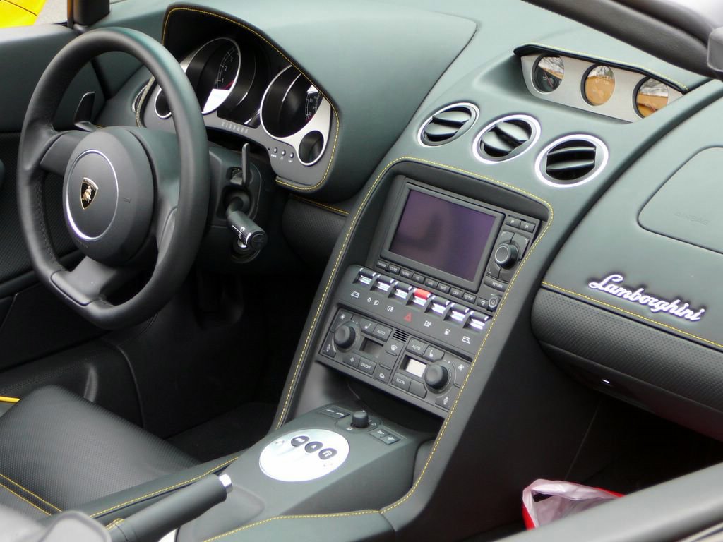 Lamborghini Gallardo Interior Pictures