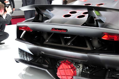 Lamborghini Sesto Elemento 2013