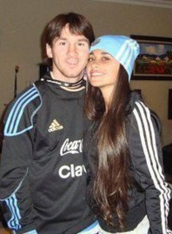 Lionel Messi Girlfriend Pictures